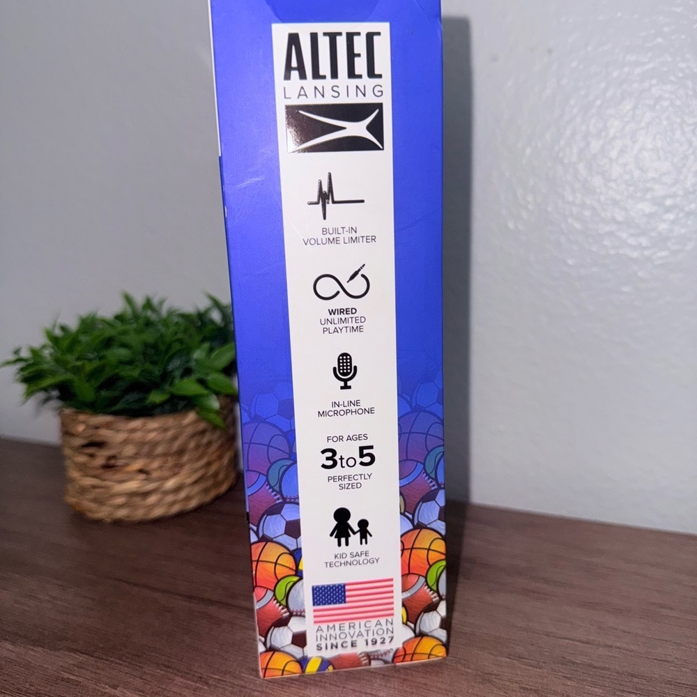 Altec Lansing Kid's Wired Over-Ear Headphones - Picture 2 of 2